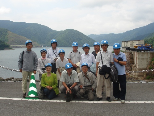 キャンプ下見と徳山ダム堤体内部見学-2_f0197754_16261376.jpg