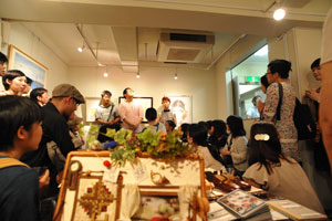 ムーンライト展開催中_e0045977_12191998.jpg