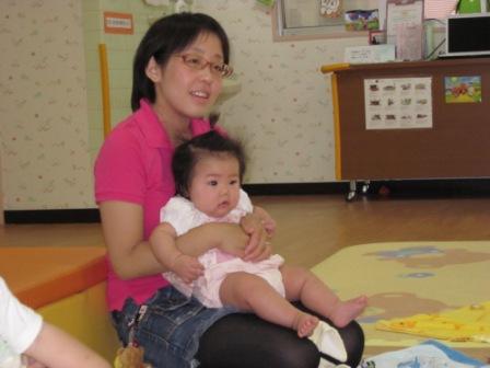 2010.08.03 ベビーマッサージ_f0142009_1112324.jpg