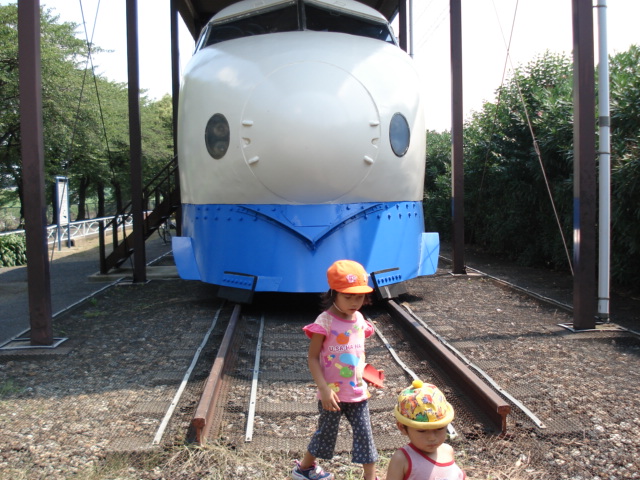 ♪お散歩♪新幹線公園と伊丹空港_c0115958_1220238.jpg