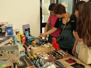 PHOTOFES2010、初日レポートです!_b0043961_1344130.jpg