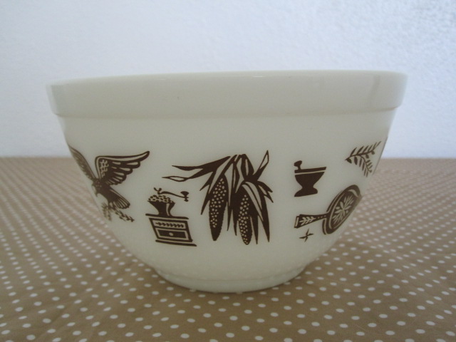 Pyrex★アーリーアメリカンのボウル♪_e0171595_13225292.jpg