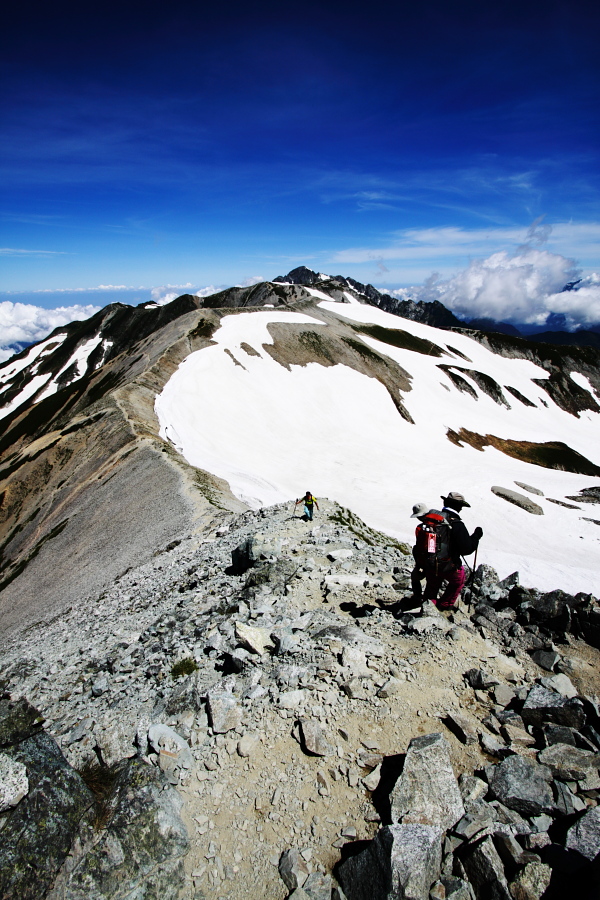 立山連峰山荘めぐり&立山縦走(逆縦走?)~別山から雄山、一の越へ~_b0157849_11541028.jpg