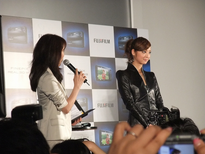 佐々木　希さん　ＦＵＪＩＦＩＬＭ　３Ｄで登場！！？_f0050534_1775123.jpg