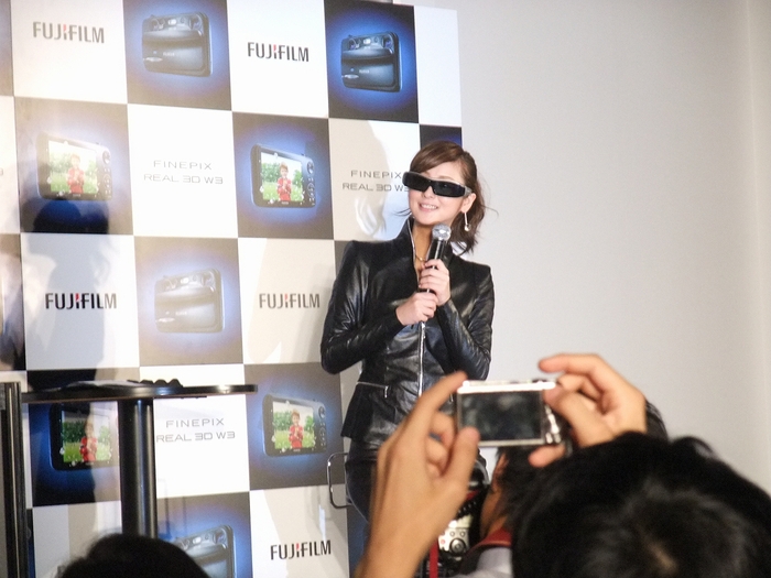 佐々木　希さん　ＦＵＪＩＦＩＬＭ　３Ｄで登場！！？_f0050534_179239.jpg