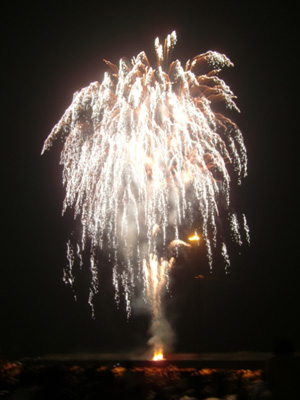 恒例の花火大会☆_f0129627_18303939.jpg