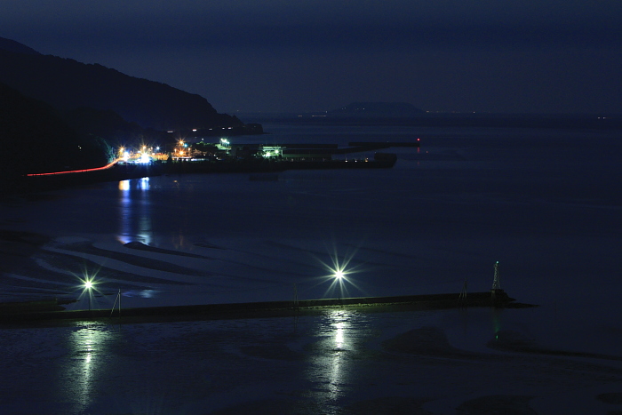 深夜の御輿来海岸_e0135098_1151438.jpg