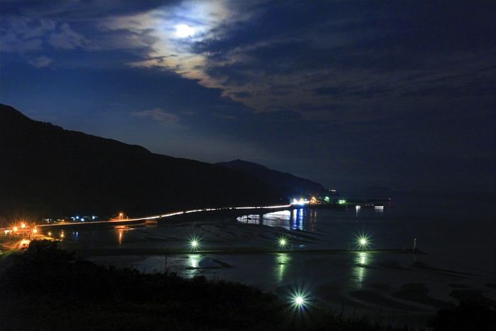 月下の御輿来海岸_e0135098_1938245.jpg