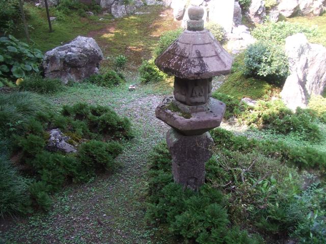 Seiganji Temple near Maibara Station has a beautiful Zen Garden_e0046748_17321053.jpg