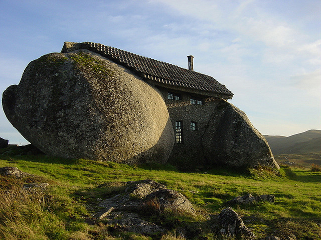 amazing! inspiration :: the true stone house - fafe, portugal_f0089299_16512984.jpg