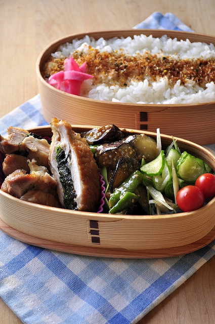 鶏のジューシーサンド焼きと夏野菜の副菜弁当_b0171098_9101724.jpg