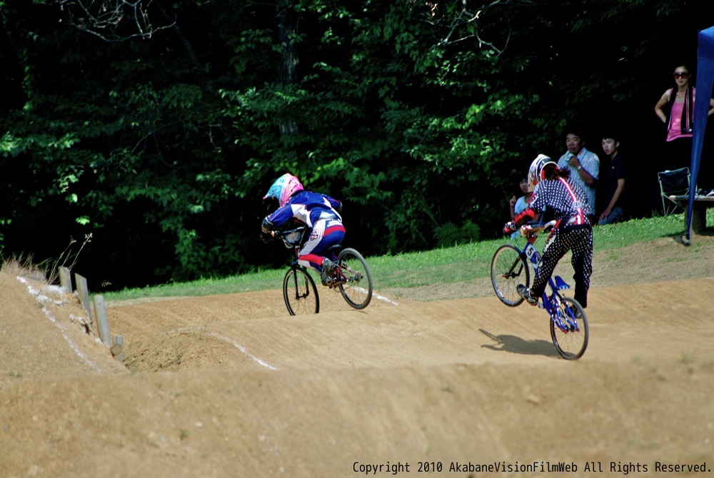 2010JBMXFシリーズ第３戦in上越VOL2：ガールズ9-10才、１１−１２才クラス決勝_b0065730_11201110.jpg