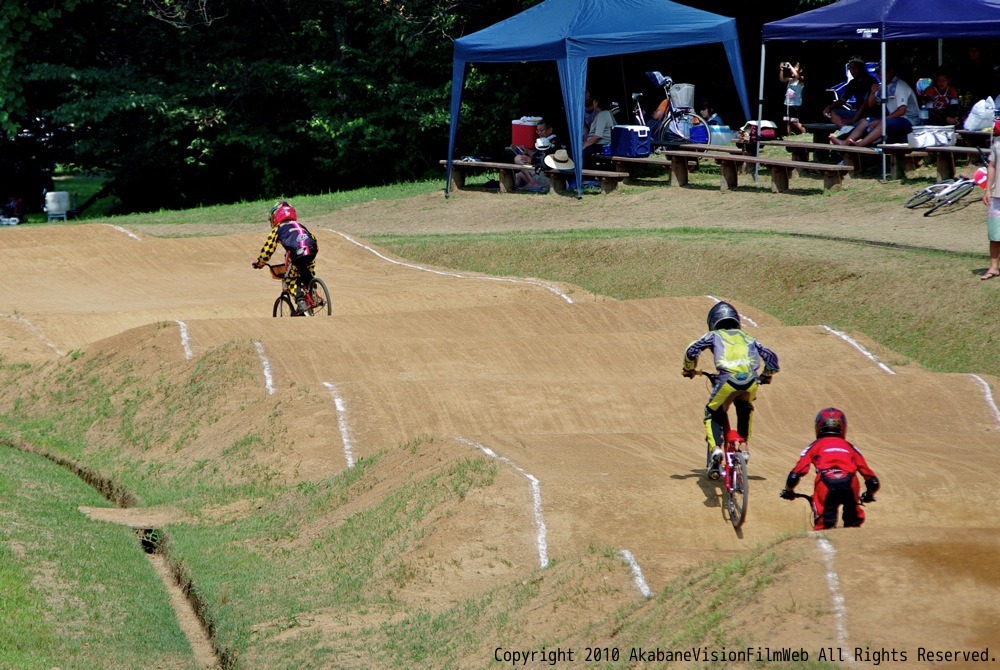 2010JBMXFシリーズ第３戦in上越VOL5：ボーイズ１１−１２才、１３−１４才クラス決勝_b0065730_17444335.jpg