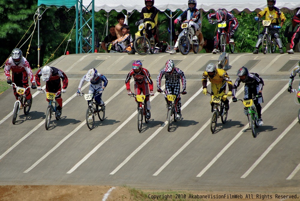 2010JBMXFシリーズ第３戦in上越VOL5：ボーイズ１１−１２才、１３−１４才クラス決勝_b0065730_1747482.jpg