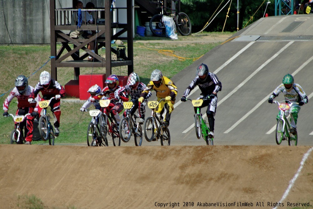 2010JBMXFシリーズ第３戦in上越VOL5：ボーイズ１１−１２才、１３−１４才クラス決勝_b0065730_17475836.jpg