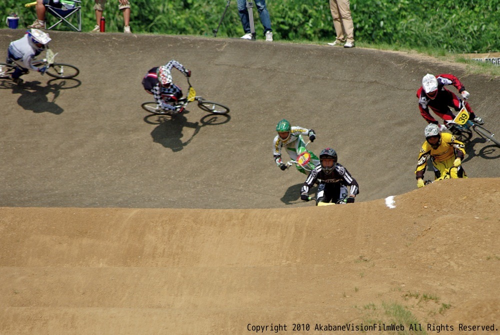 2010JBMXFシリーズ第３戦in上越VOL5：ボーイズ１１−１２才、１３−１４才クラス決勝_b0065730_17504814.jpg