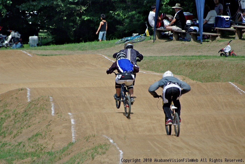 2010JBMXFシリーズ第３戦in上越VOL7：メン３０才オーバークラス、マスターズ決勝_b0065730_19394952.jpg