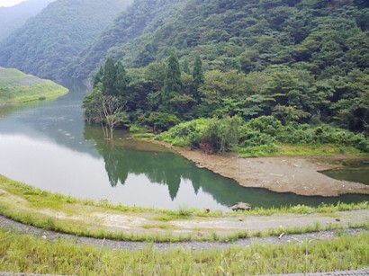 ２０１０年徳山村キャンプ－２_f0197754_2244376.jpg