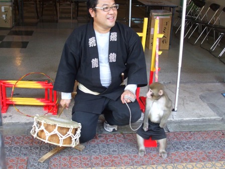 合羽橋商店街 ’08年10月11日の猿_c0072068_1353615.jpg