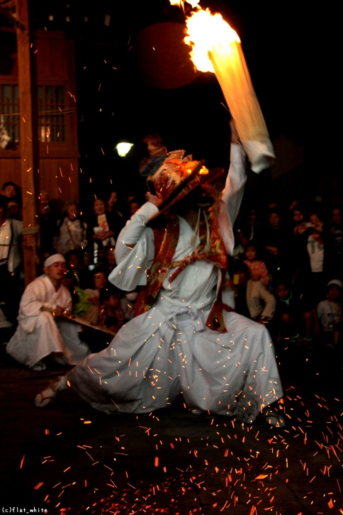 毎年９月８、９日は湯澤神社例祭「燈籠祭り」_e0162089_2114426.jpg