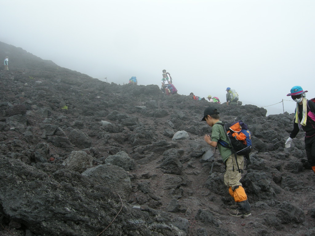 子供と富士登山2010　その2_a0158802_2246381.jpg