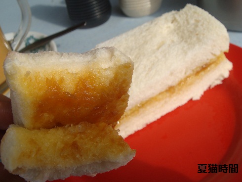 コピティアムのSteamed bread(蒸しパン)_c0145615_2158263.jpg