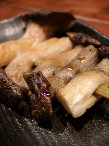 「学芸大学 炭火焼鳥 いこいの白レバーの燻製」_a0000029_10585882.jpg