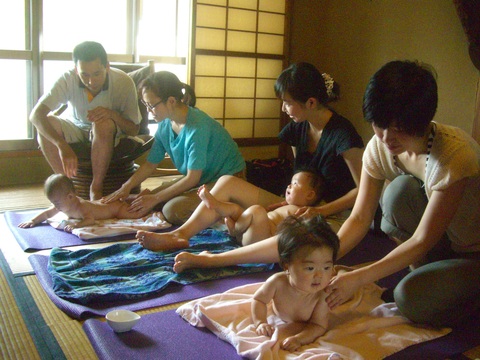 Baby massage教室_c0029132_16125152.jpg