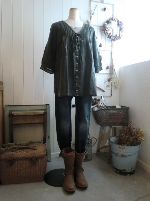 服と看板と。_a0164280_7122578.jpg