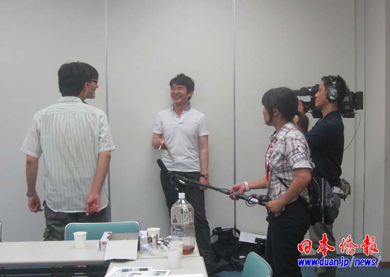 日本广岛汉语角举行首次交流会 华人学者出任顾问_d0027795_17474116.jpg