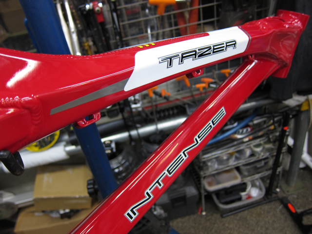 INTENSE TAZER HT 入荷しました。_e0069415_17452312.jpg