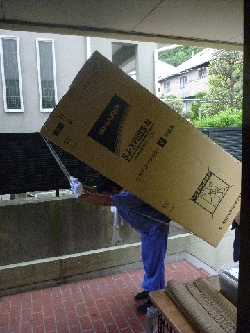 冷蔵庫搬入!_b0054727_0395214.jpg