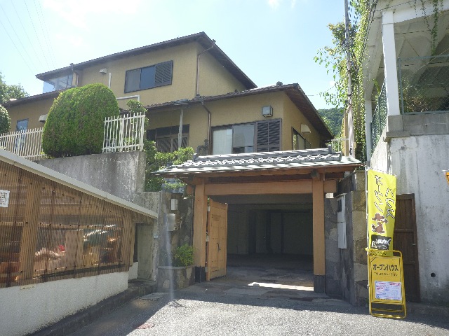 あまやん宅の隣りの中古住宅発売!_b0054727_113028.jpg