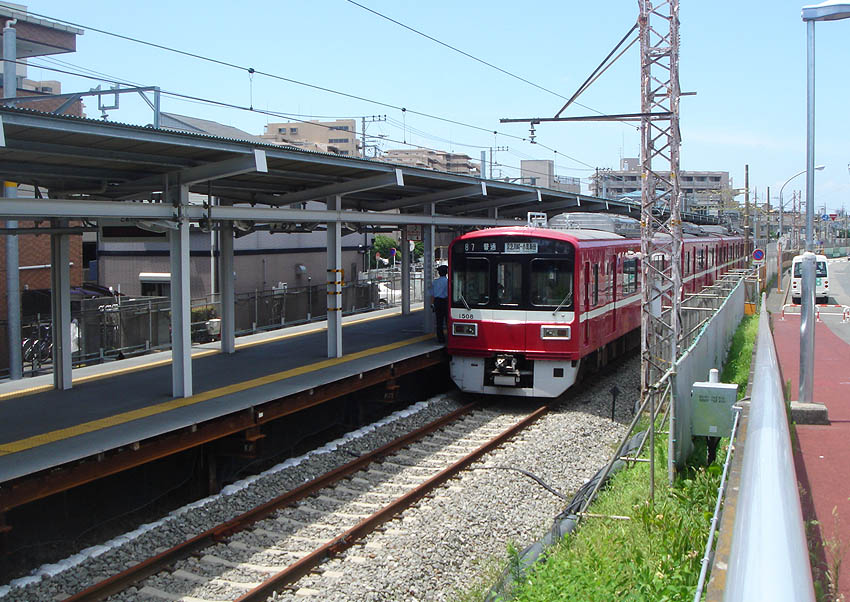 京急大師線・小島新田駅_b0065535_15372283.jpg