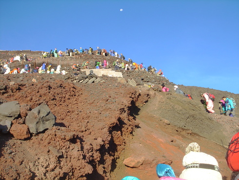 初の富士登山してきました〜☆（九合目→下山）_e0165361_19183119.jpg