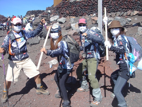 初の富士登山してきました〜☆（九合目→下山）_e0165361_19195763.jpg