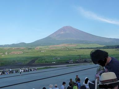 2010年 富士総合火力演習へ照準!テーーーッ!_a0075387_942876.jpg