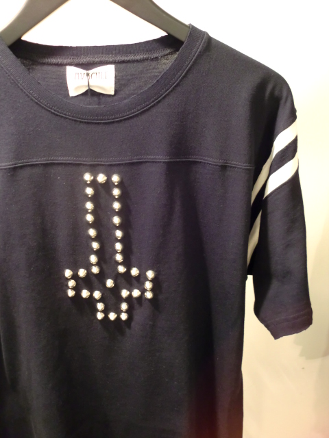 1点のみ再入荷です!!!　【AVACULT】 ： CROSS STUDS TEE_a0158549_134839100.jpg