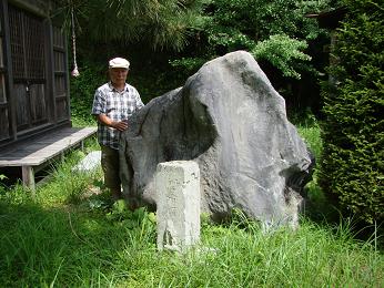 十両 福島県郡山市中田町下枝字六合内鶴石神社：双鶴の鶴石_f0125073_13522897.jpg