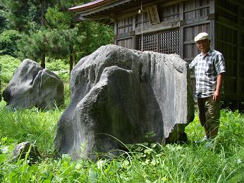 十両 福島県郡山市中田町下枝字六合内鶴石神社：双鶴の鶴石_f0125073_13543823.jpg