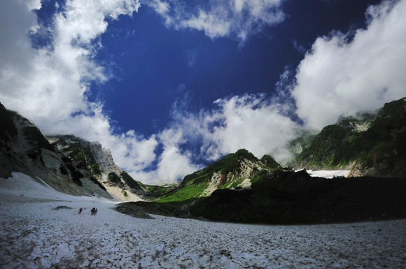 白馬岳への道.白馬大雪渓をひたすらに登る....._b0194185_16495931.jpg