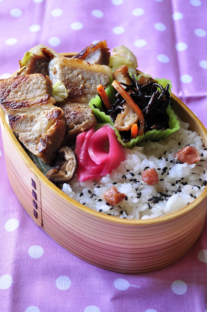 豚の味噌漬け弁当_b0171098_74741.jpg