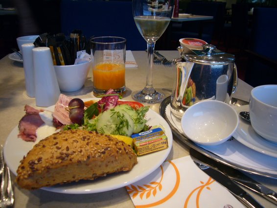 ドイツの朝ご飯 2010年秋_a0116902_18391099.jpg