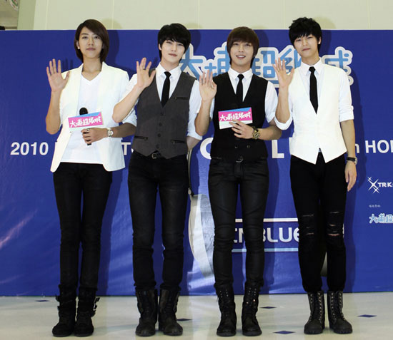 CNBLUE@記事（香港）_d0007012_0351817.jpg