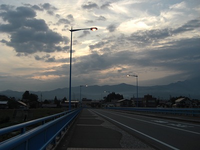 夜明け前の魚野川_a0084753_8224414.jpg