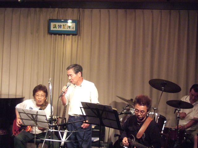 c0229062_1557070.jpg