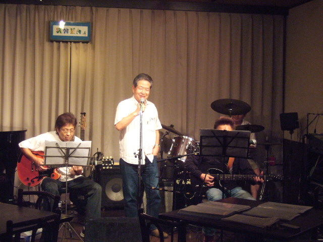 c0229062_1558172.jpg
