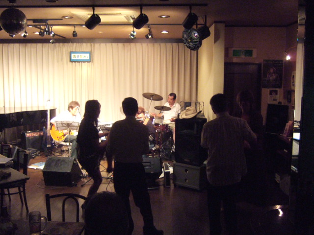 c0229062_1615718.jpg