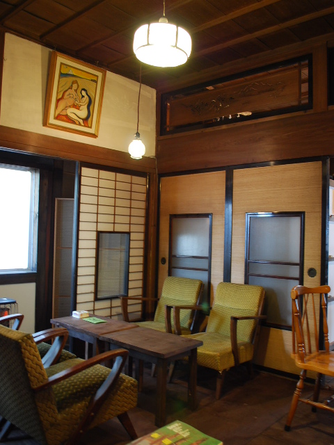函館弥生町のギャラリー三日月(函館の建築紹介)_f0142606_2027462.jpg