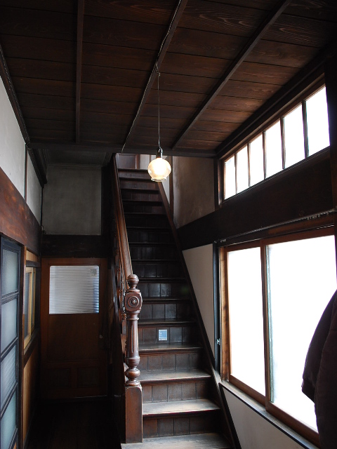 函館弥生町のギャラリー三日月(函館の建築紹介)_f0142606_20342688.jpg